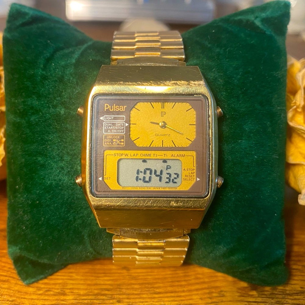 Pulsar SUPER RARE Ana digi gold watch